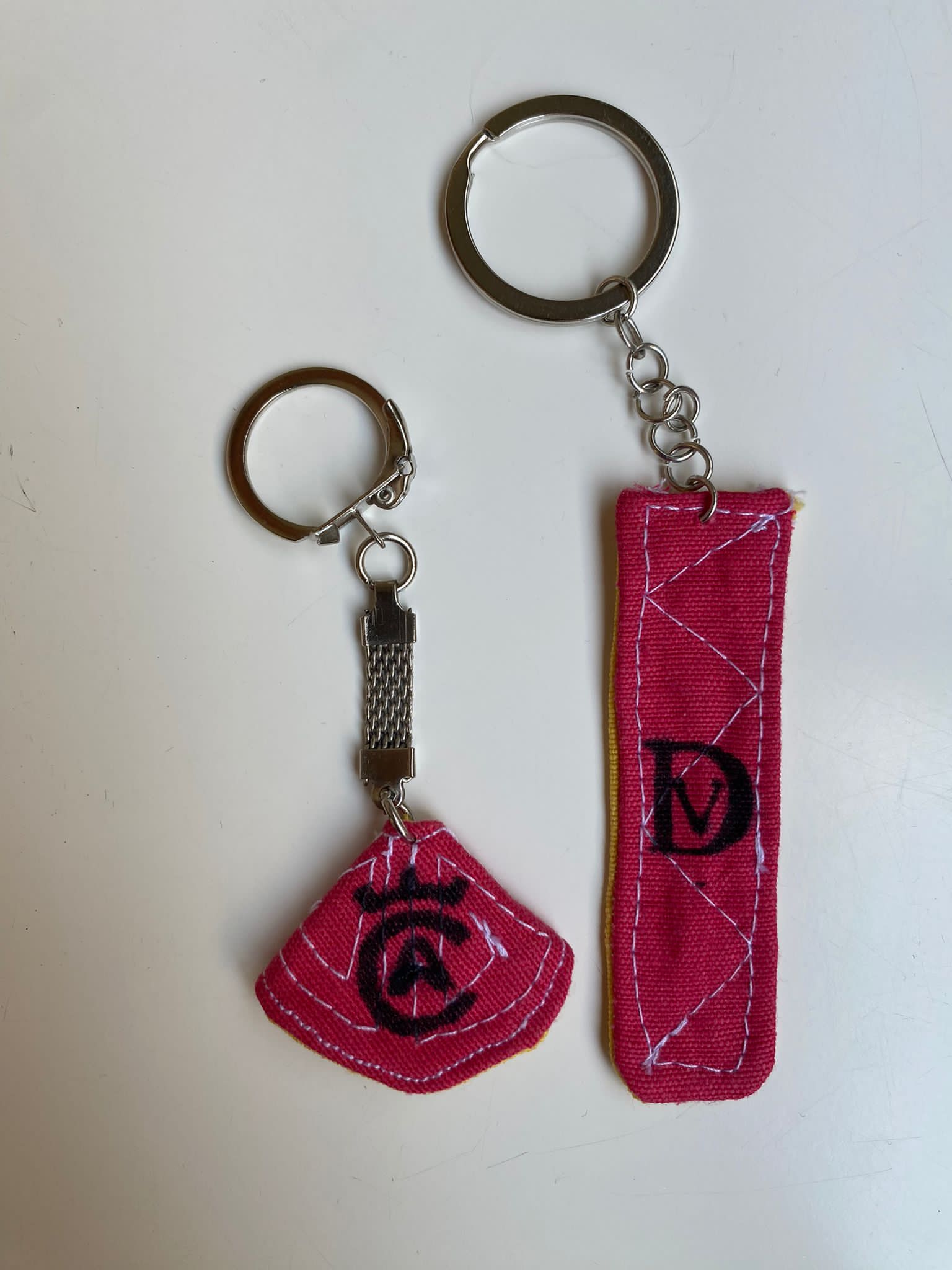 Llaveros taurinos personalizados con letras